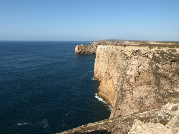 巨大的悬崖海岸附近海角 Vincent 葡萄牙 — 图库照片