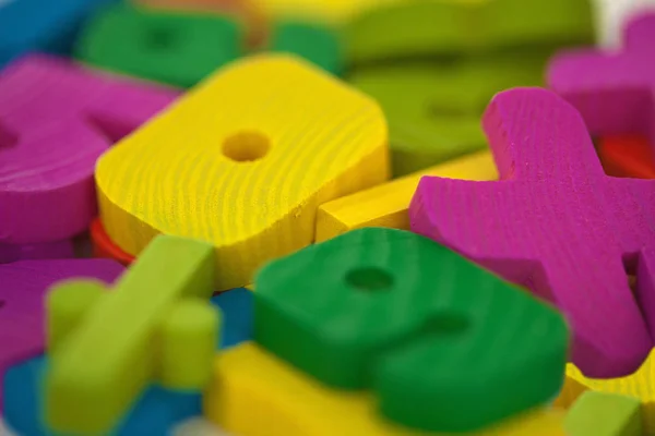 Einige Farbige Holzspielzeuge Aus Extremer Nähe — Stockfoto