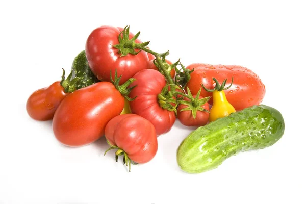 Tomates Concombres Sur Fond Blanc — Photo