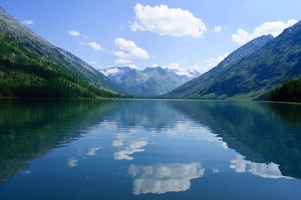 Lago Multa Nas Montanhas Altai — Fotografia de Stock