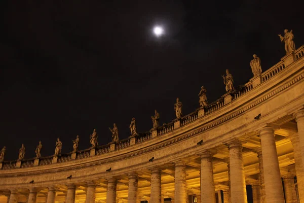 Kolonnaden Petersplatsen Vatikanstaten Natten — Stockfoto