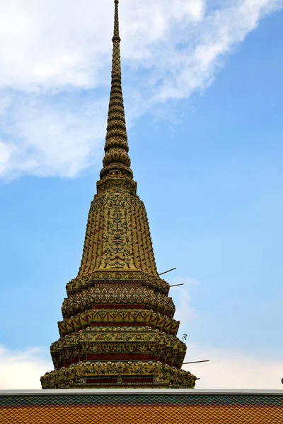 Bangkok Świątynia Azja Dach Kolory Niebo Krzyż Mozaika Religia Streszczenie — Zdjęcie stockowe