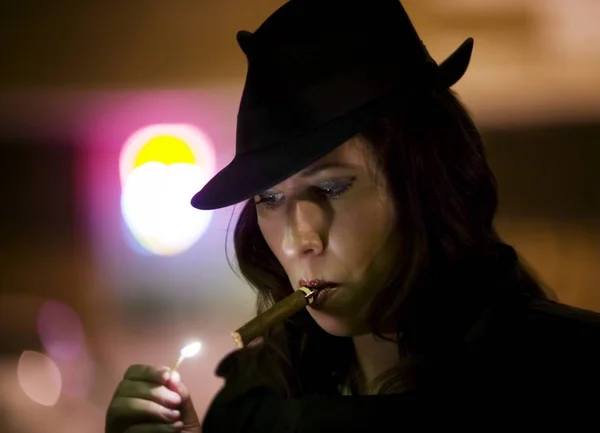 Woman Fedora Lighting Cigar Match — Stock Photo, Image