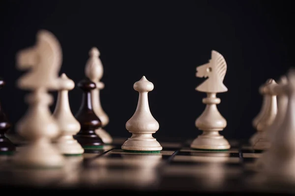 Šachy Bílá Zastaví Černá Dřevěné Šachovnice — Stock fotografie