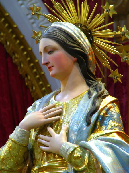 Detalle Estatua Nuestra Señora Los Lirios Maqbba Malta — Foto de Stock