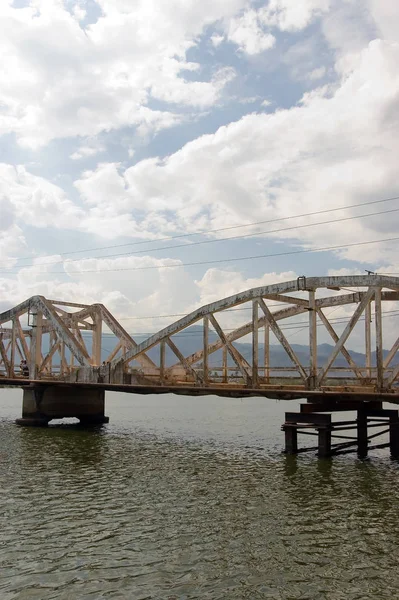 Puente Ciudad Del Río — Foto de Stock