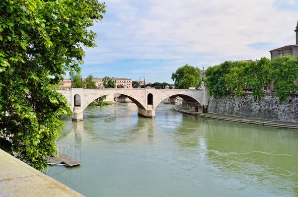 Ponte Milvio Rivier Tiber Rome Italië — Stockfoto