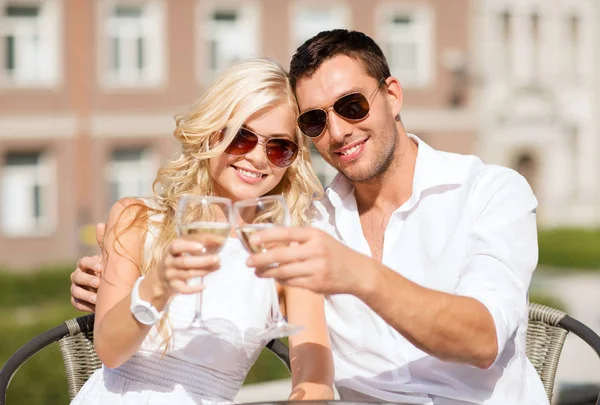 Sommarlovet Och Dating Koncept Par Som Dricker Vin Café Staden — Stockfoto