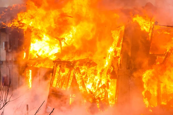 Feu Dans Une Vieille Maison Bois — Photo