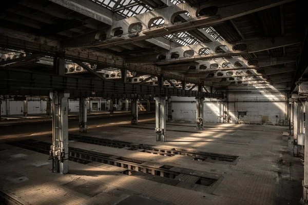 Grande Salão Industrial Uma Estação Reparação Veículos — Fotografia de Stock