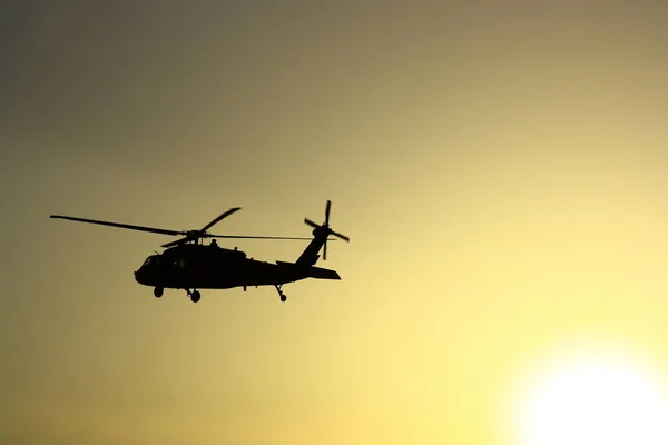 Helicóptero Pôr Sol Com Vista Para Sol — Fotografia de Stock