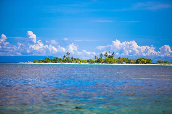 Bella Isola Tropicale Disabitata Nelle Filippine — Foto Stock