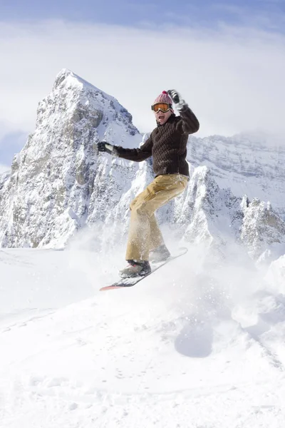 Jonge Man Actie Tijdens Extreme Snowboarden — Stockfoto