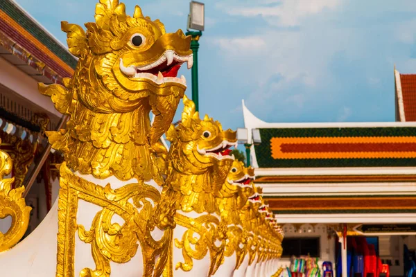 Dragón Escultura Wat Pra Choeng Chum Sakon Nakhon Tailandia — Foto de Stock