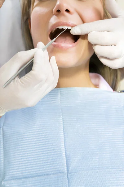 Young Woman Doing Dental Checkup Copy Space — Stockfoto