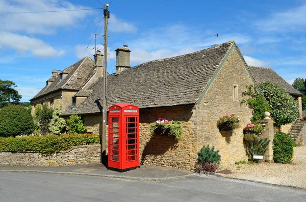 Honey Coloured Stone Houses Red Telephone Box Village Cotswolds Rural — Stock Photo, Image