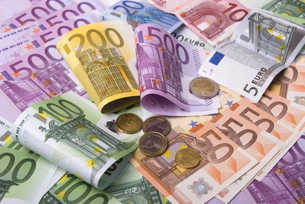 様々な紙幣ユーロ紙幣や硬貨 — ストック写真