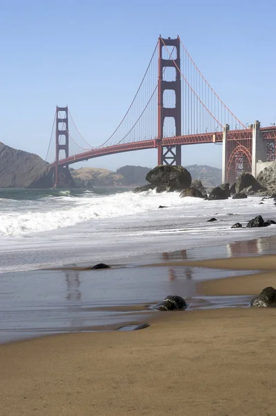 Strzał Golden Gate Bridge Zaczerpnięciu Baker Beach — Zdjęcie stockowe