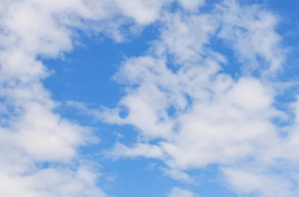Blauwe Hemel Met Wolken Een Achtergrond — Stockfoto