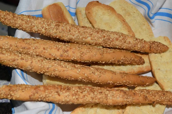 Cesta Con Pan Grissini Con Sésamo — Foto de Stock