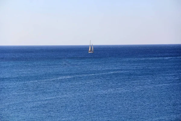 Wizerunek Spokojnej Bryzy Oceanu Białego Jachtu — Zdjęcie stockowe
