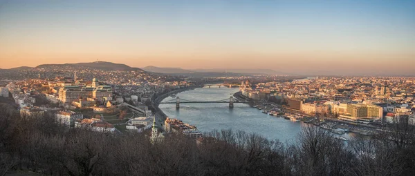 Blick Vom Aussichtspunkt Gellert Auf Budapest Und Die Donau — Stockfoto
