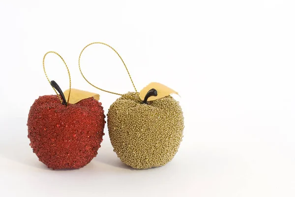 圣诞树装饰的红色和金色苹果 — 图库照片