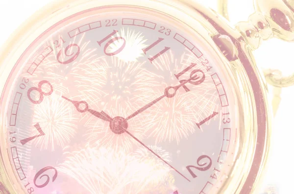 Año Nuevo Medianoche Reloj Vintage Con Fuegos Artificiales Luces Navideñas —  Fotos de Stock