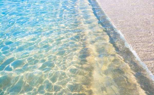 Vody Okraj Closeup Písečné Pláže Křišťálově Čistou Vodou Mallorca Baleárské — Stock fotografie