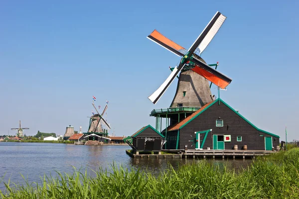 Väderkvarnar Den Berömda Zaanse Schans Nära Amsterdam Nederländerna — Stockfoto