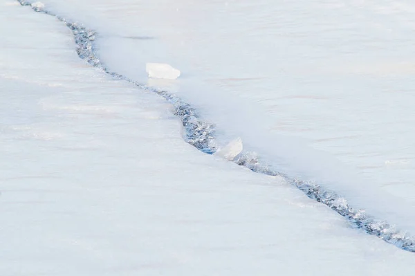 Bahar Buz Kırmak Nehri Üzerinde — Stok fotoğraf