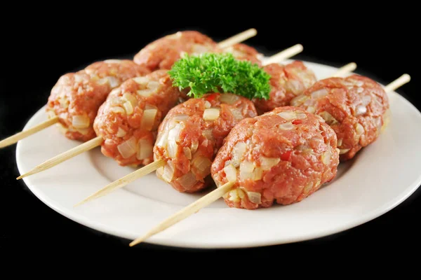 Koftas Carne Cruda Pinchos Listos Para Cocinar —  Fotos de Stock