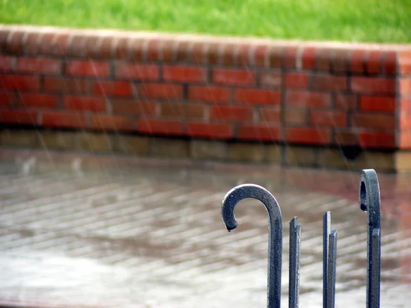 Está Lloviendo Parque Vacío — Foto de Stock