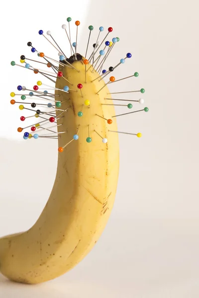 泌尿系统问题 别针和香蕉 — 图库照片
