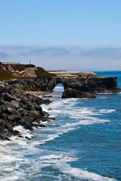 Rocha Arqueada Costa Califórnia — Fotografia de Stock