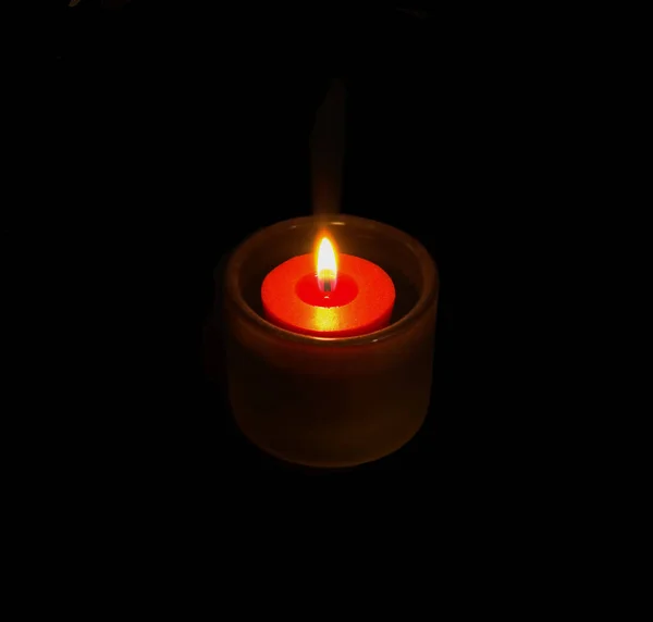 Kerze Glüht Dunkeln — Stockfoto
