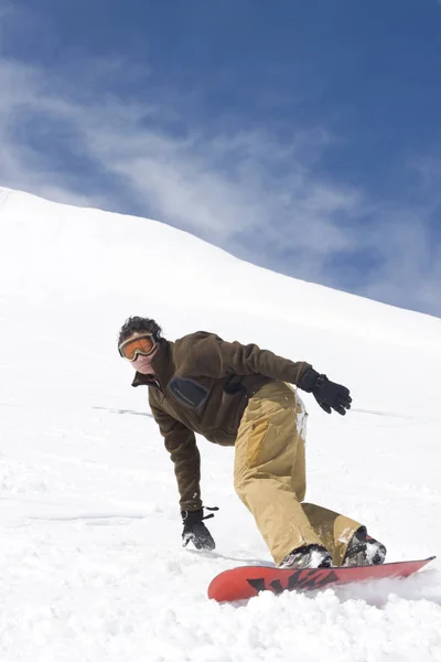 Jonge Man Actie Tijdens Extreme Snowboarden — Stockfoto