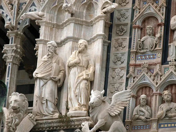 Dettaglio Architettonico Della Facciata Del Duomo Siena Toscana Italia Duomo — Foto Stock