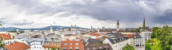 Panorama Afbeelding Van Linz Oostenrijk Met Dramatische Wolken — Stockfoto