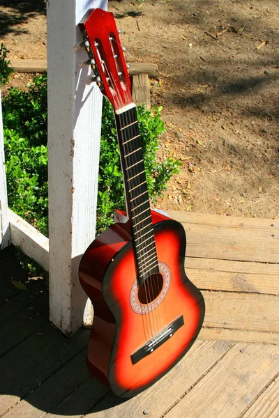 Canlı Bir Klasik Gitarın Yakın Çekim — Stok fotoğraf