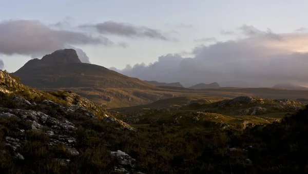 Gran Montaña Escocesa Con Humedal Luz Tarde —  Fotos de Stock