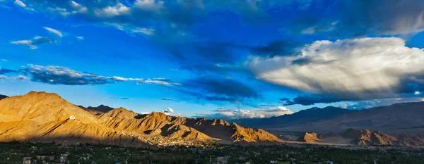 Leh Şehrinin Gün Batımı Panoraması Ladakh Jammu Keşmir Hindistan — Stok fotoğraf