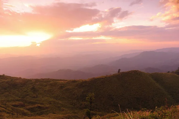 Trevlig Solnedgång Scen Bergen Thailand — Stockfoto