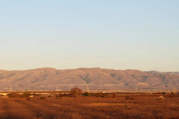 Paisaje Con Campo Hierba Seca Colinas Luz Uniforme — Foto de Stock