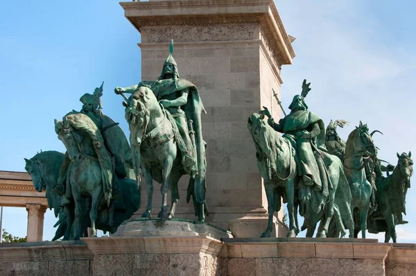 Monumento Los Reyes Húngaros Plaza Los Héroes Budapest Hungría —  Fotos de Stock