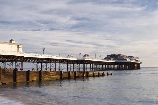 Een Weergave Van Cromer Pier Van Het Strand — Stockfoto