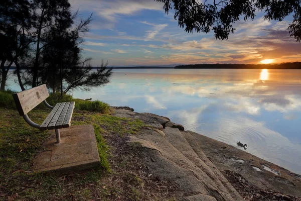 Sittplats Med Vacker Lugnvatten Och Solnedgångs Utsikt Georges Basin Australien — Stockfoto