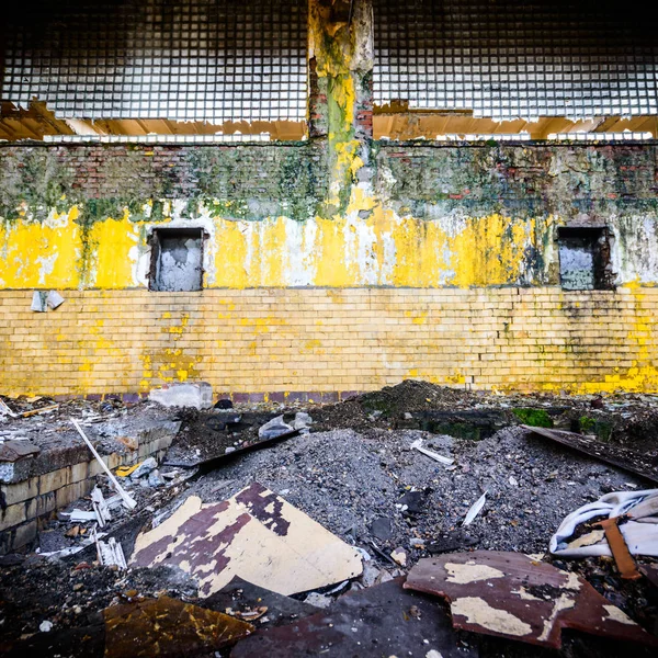 버려진 건물의 — 스톡 사진