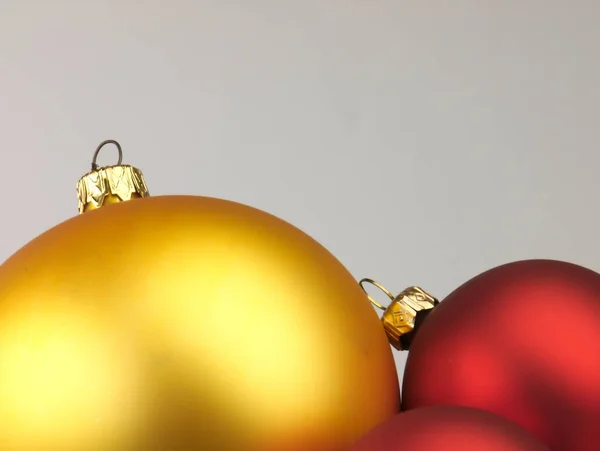 Red Golden Bauble Christmas Tree Seen Close — Stock Photo, Image