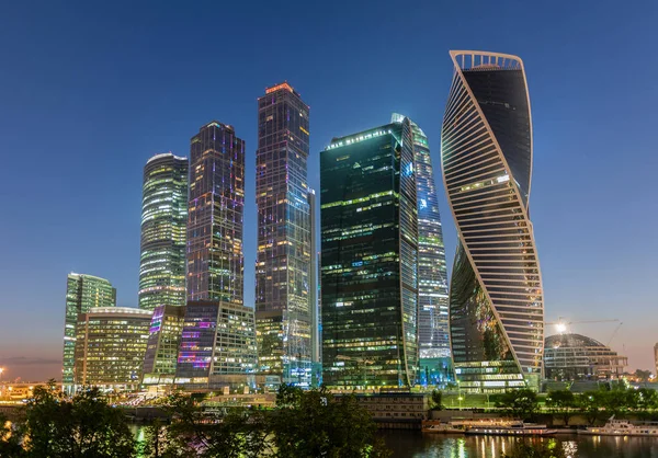 Vista Panorámica Por Noche Con Rascacielos Del Centro Internacional Negocios — Foto de Stock